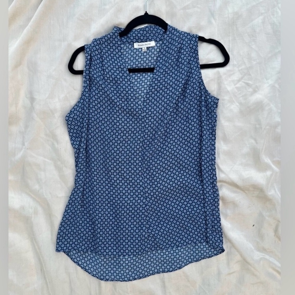 Rose & Olive Sheer Blue Patterned Sleeveless Blouse